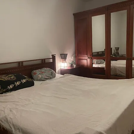 - Timber Haven Retreat - 2-room Wood-themed 65 Qm - Central Location - Renovated 2024 With Tv & Netflix - Balcony - Full Kitchen - Free Parking - Near Metro & Airport - Nature-inspired Interior - * Ratingen