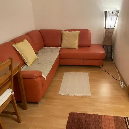 Apartment - Timber Haven Retreat - 2-room Wood-themed 65 Qm - Central Location - Renovated 2024 With Tv & Netflix - Balcony - Full Kitchen - Free Parking - Near Metro & Airport - Nature-inspired Interior - *